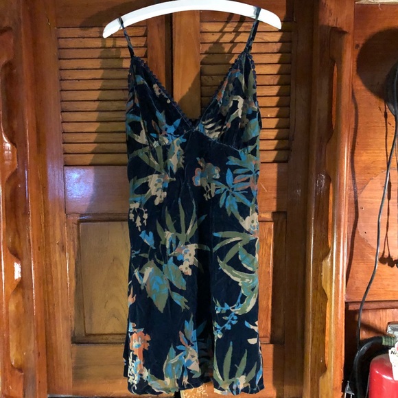 Velvet mini dress - Picture 4 of 8